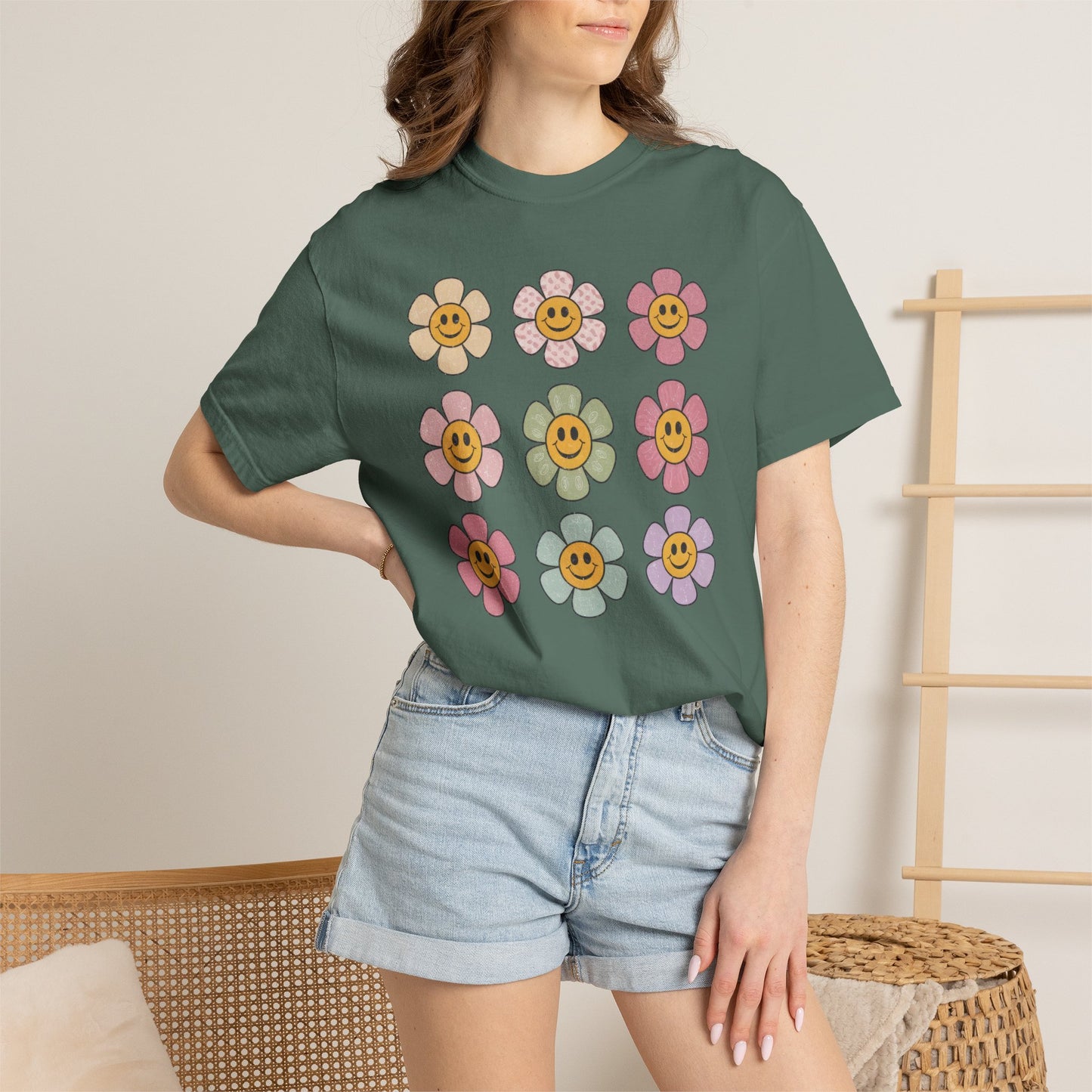 Smiling Retro Flower Grid T-Shirt — Cute Vintage Floral Tee