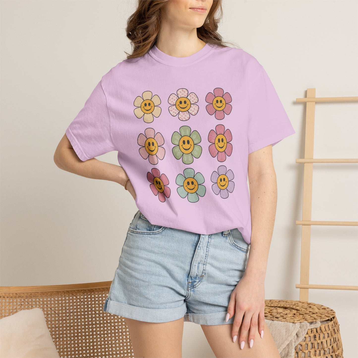 Smiling Retro Flower Grid T-Shirt — Cute Vintage Floral Tee