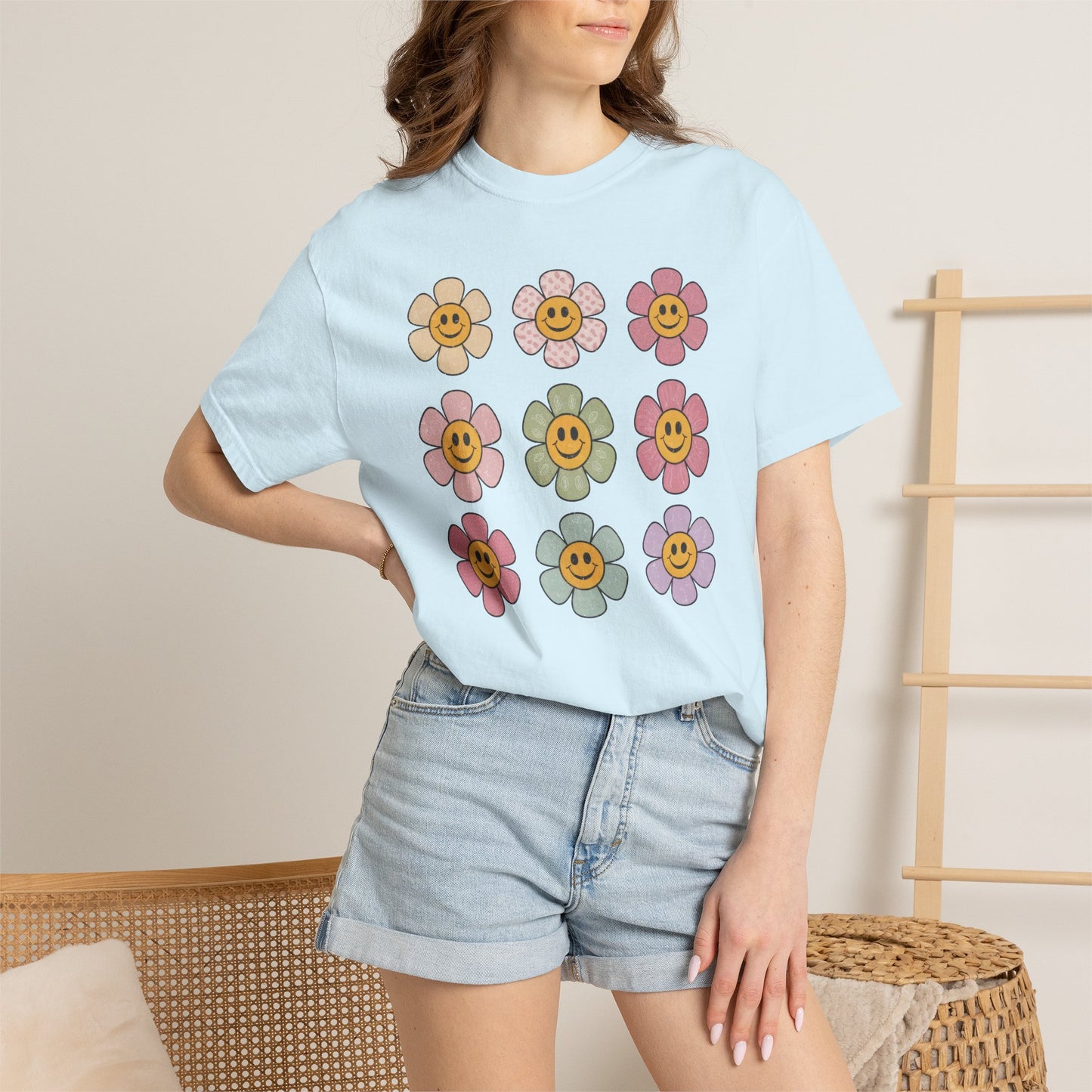 Smiling Retro Flower Grid T-Shirt — Cute Vintage Floral Tee