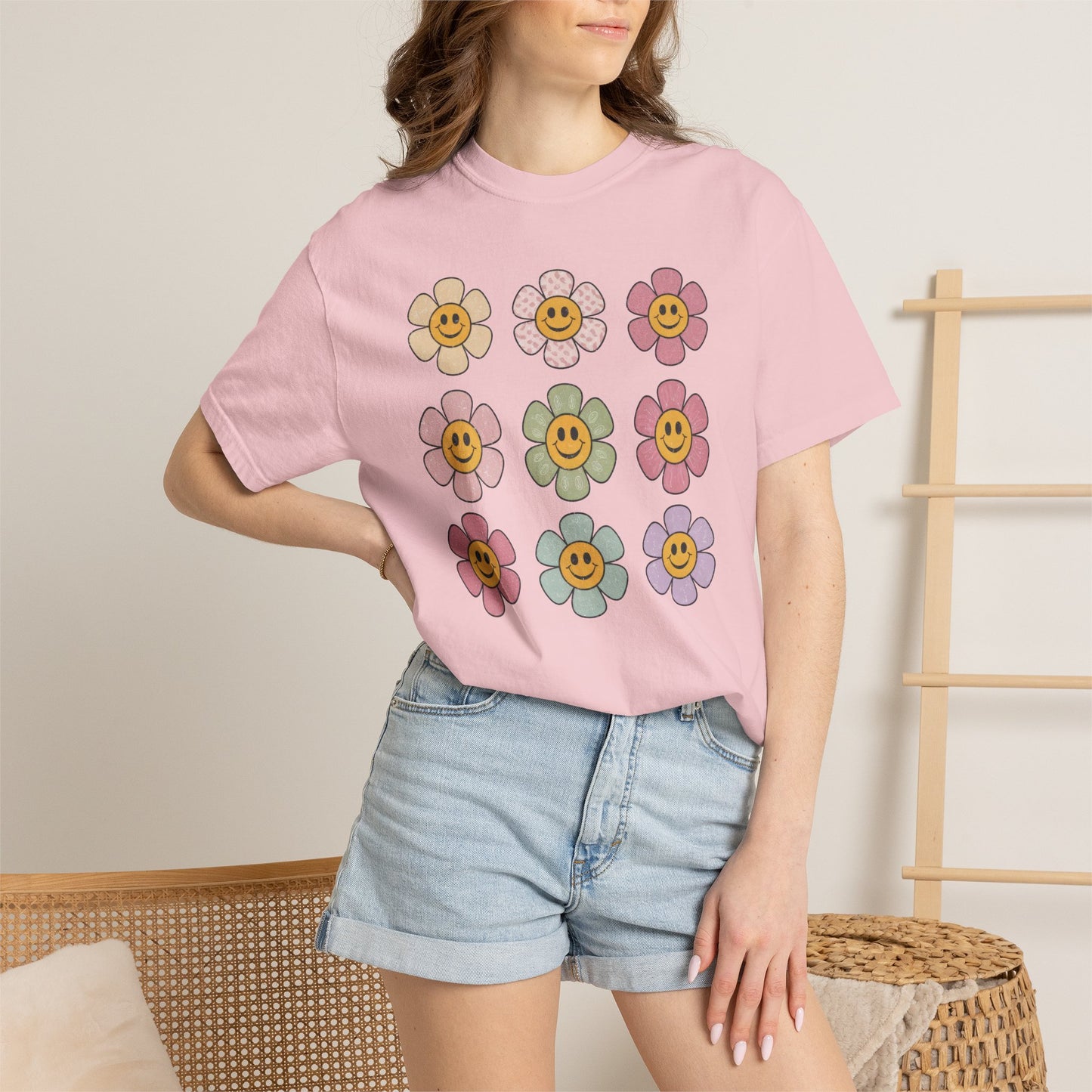 Smiling Retro Flower Grid T-Shirt — Cute Vintage Floral Tee